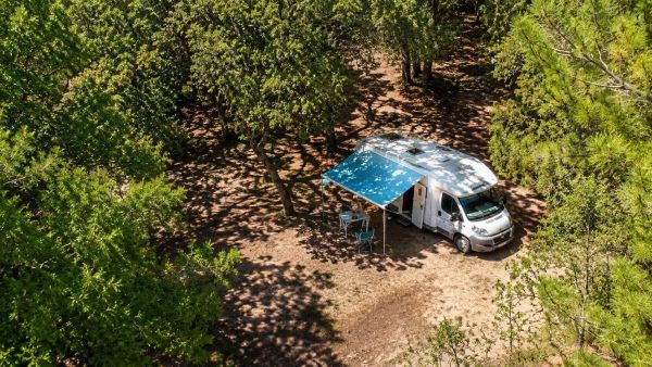 Choisir un emplacement de camping à Ramatuelle : nos conseils pratiques