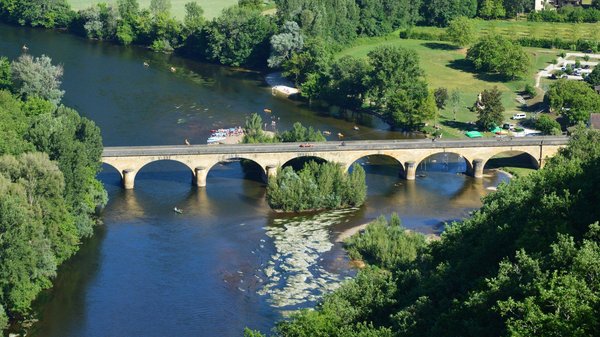 Comment choisir le meilleur camping 4 étoiles en Dordogne ?